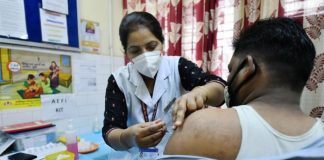 એક અઠવાડિયામાં અંદાજે ૮ લાખ યુવાઓને કોરોના રસીકરણનો લાભ મળતા કોરોના સામે વધુને વધુ યુવાઓને રક્ષણ મળશેફ્રંટલાઈન વોરિયર્સ, ૪૫ થી વધુ વયના લોકોના રસીકરણમાં ગુજરાત અગ્રેસર છે